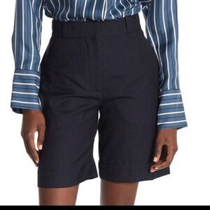 Burberry Women’s Bermuda shorts 100% wool size 2, NWT